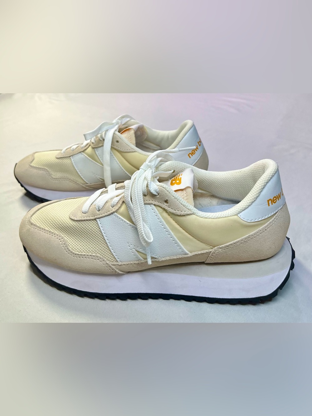 New Balance Women’s 237 Running Casual Shoes Sneaker Cream White - 9 - Picture 3 of 13